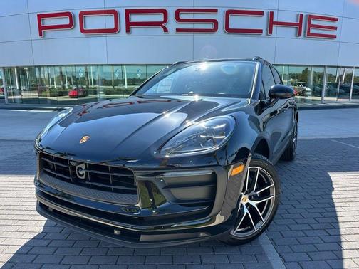 2026 Porsche Macan Base