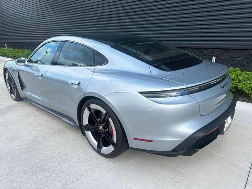2025 Porsche Taycan 4S