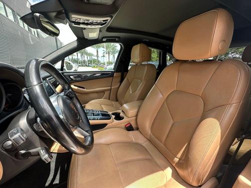 White 2018 Porsche Macan S