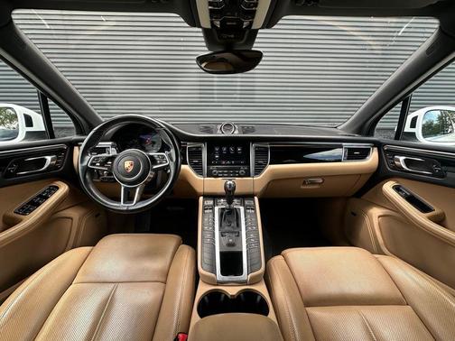 White 2018 Porsche Macan S