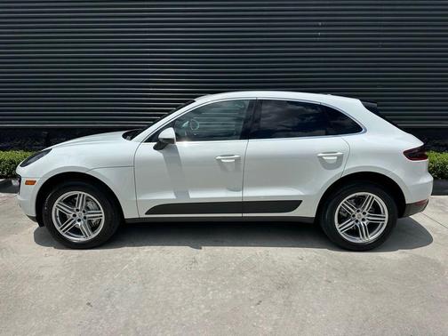 White 2018 Porsche Macan S
