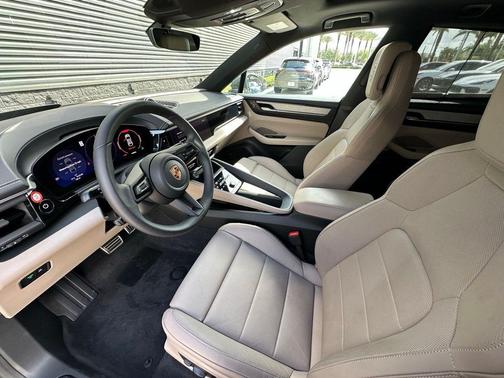 2025 Porsche Macan 4S