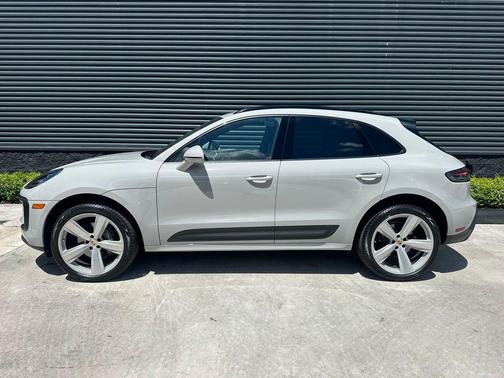 Chalk 2023 Porsche Macan