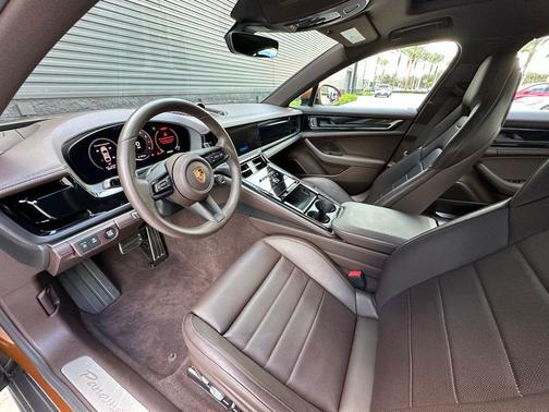 2025 Porsche Panamera Base