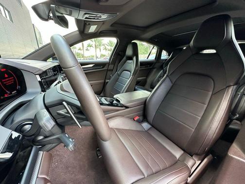 2025 Porsche Panamera Base