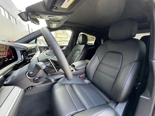 2024 Porsche Cayenne AWD
