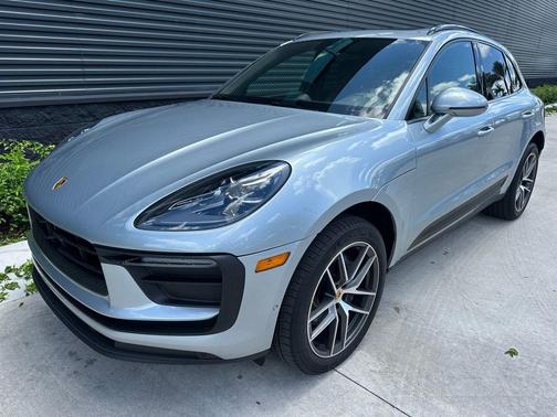 2022 Porsche Macan Base