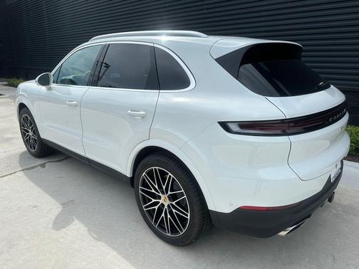 2024 Porsche Cayenne Base