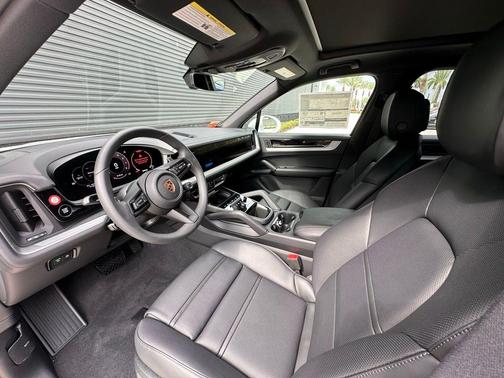 2024 Porsche Cayenne Base