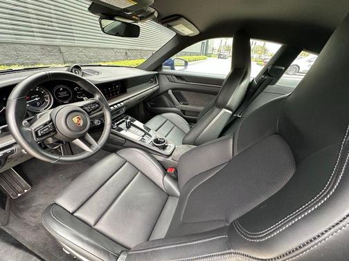 2024 Porsche 911 Carrera GTS