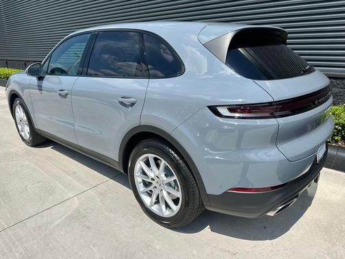 Arctic Grey 2026 Porsche Cayenne Base