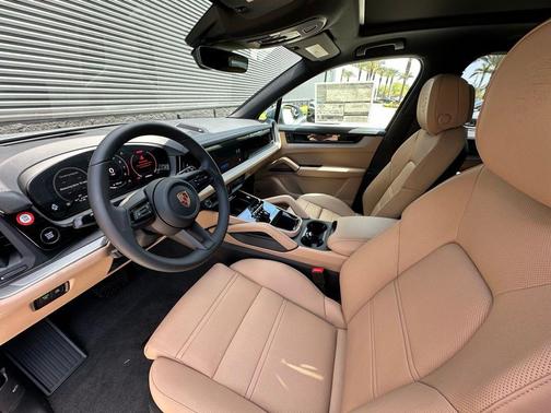 Arctic Grey 2026 Porsche Cayenne Base