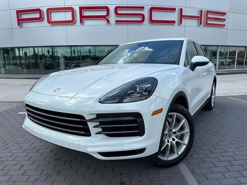White 2019 Porsche Cayenne Base