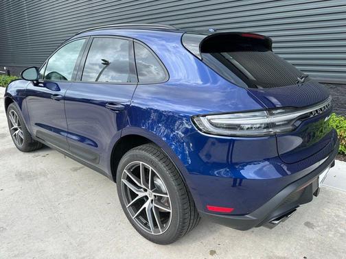 2025 Porsche Macan T