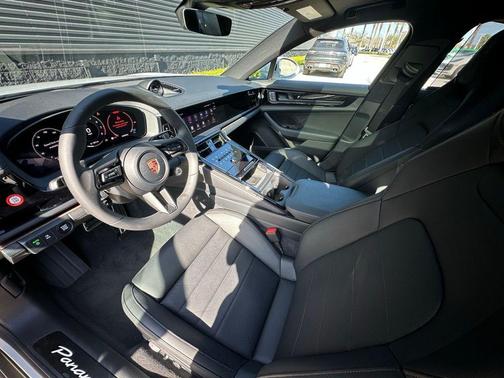 2026 Porsche Panamera Base