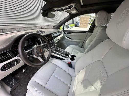2021 Porsche Macan S