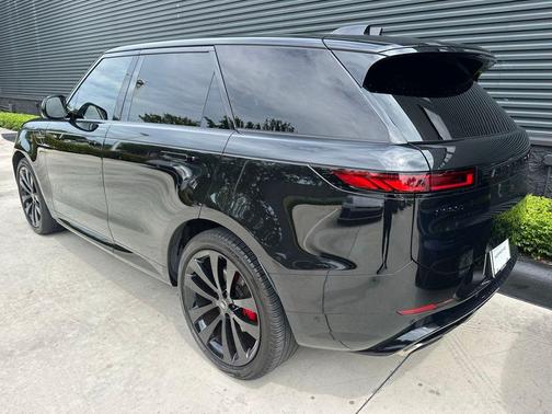 Santorini Black 2024 Land Rover Range Rover Sport Dynamic SE