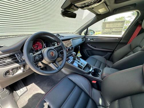 2026 Porsche Macan GTS