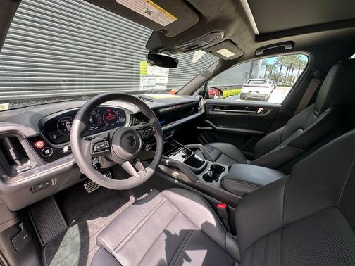 2025 Porsche Cayenne Turbo