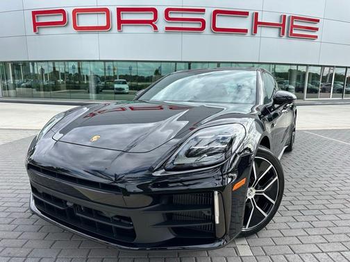 2026 Porsche Panamera 4
