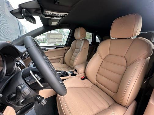 2024 Porsche Macan T
