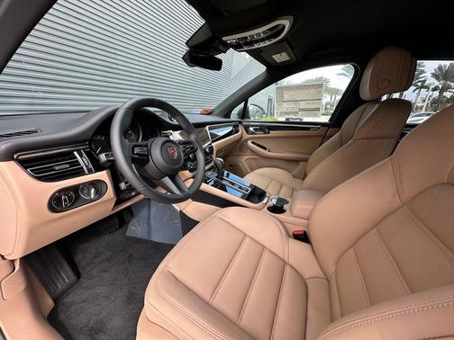 2024 Porsche Macan T