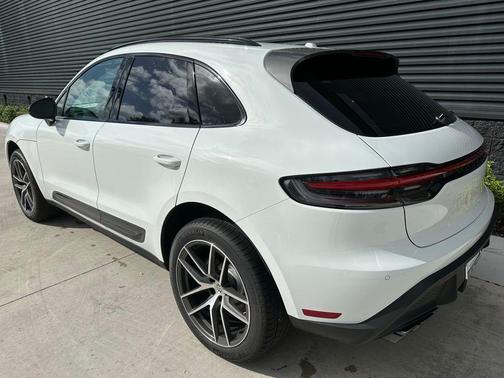 2024 Porsche Macan T