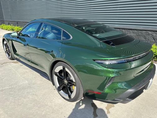2025 Porsche Taycan Turbo