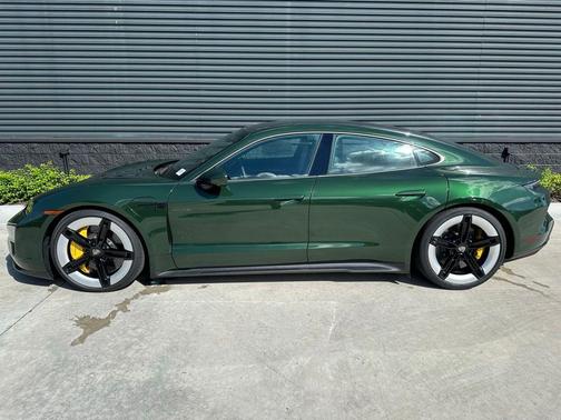 2025 Porsche Taycan Turbo