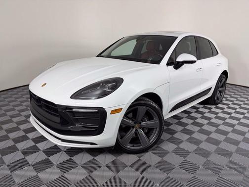 White 2023 Porsche Macan