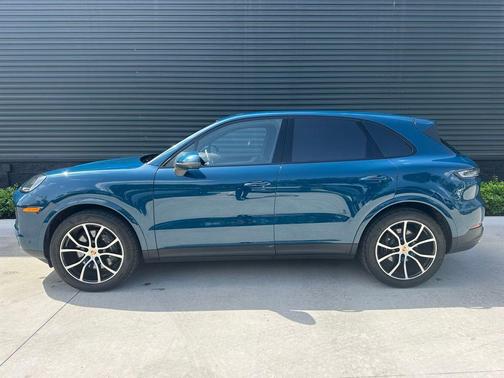 2024 Porsche Cayenne Base
