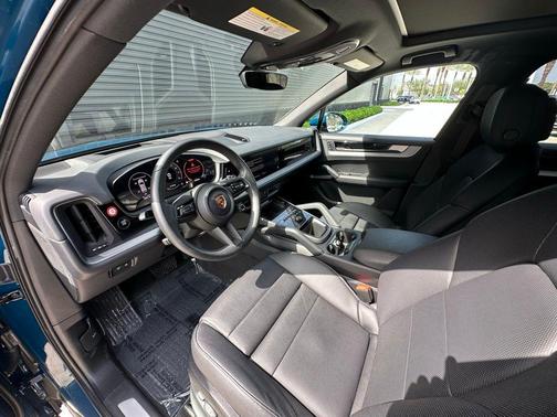 2024 Porsche Cayenne Base