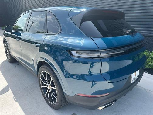 2024 Porsche Cayenne Base
