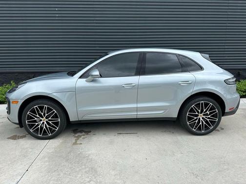 2023 Porsche Macan T