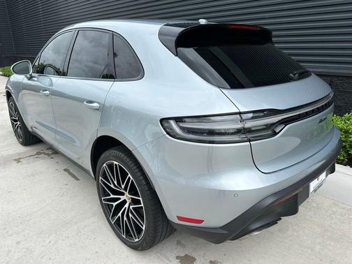 2023 Porsche Macan T
