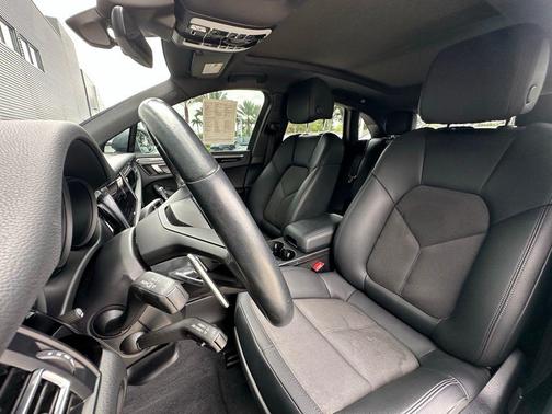 2023 Porsche Macan T