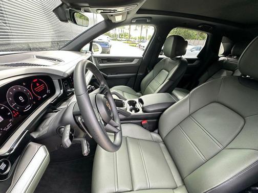 Carrara White 2024 Porsche Cayenne Base
