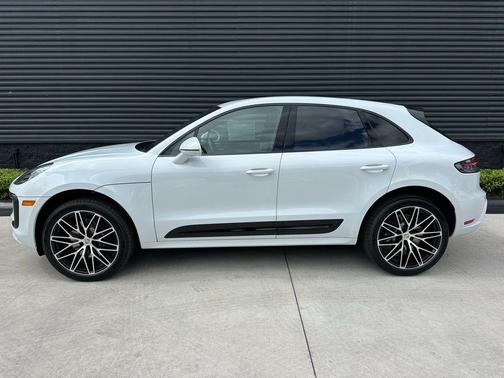 Carrara White Metallic 2026 Porsche Macan Base