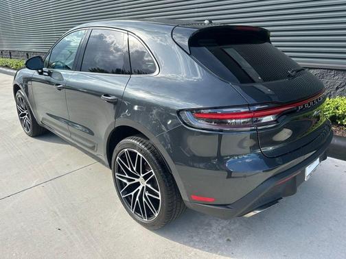 2023 Porsche Macan 
