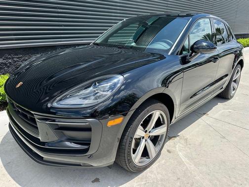 2025 Porsche Macan T