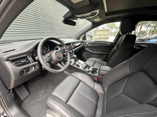 2025 Porsche Macan T