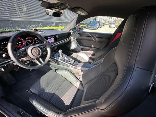 2023 Porsche 911 Carrera