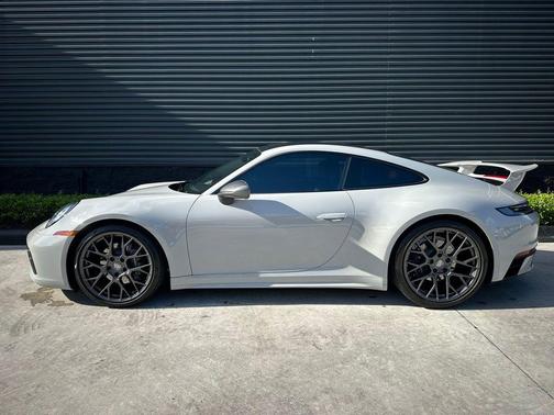 2023 Porsche 911 Carrera