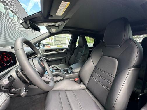 2026 Porsche Cayenne AWD