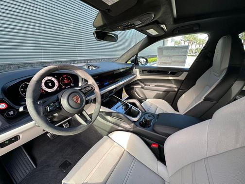 2026 Porsche Cayenne GTS