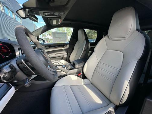 2026 Porsche Cayenne GTS