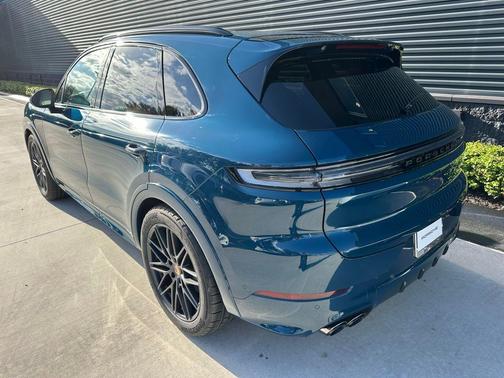 2026 Porsche Cayenne GTS