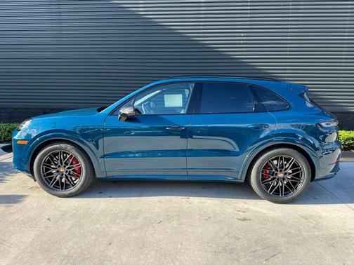 2026 Porsche Cayenne GTS