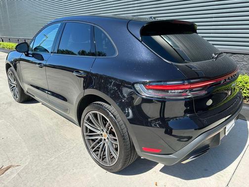 2025 Porsche Macan T