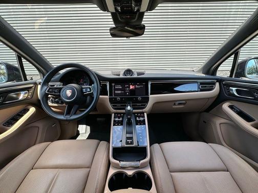 2025 Porsche Macan T